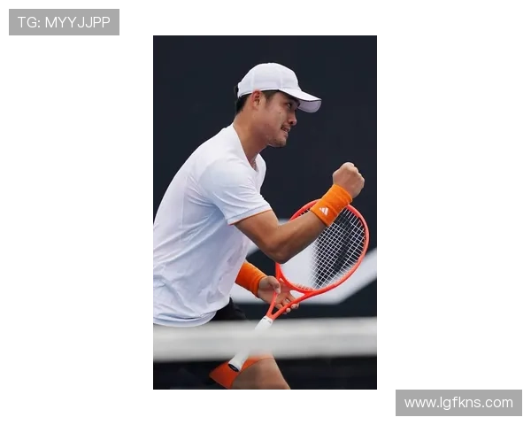 吴易昺澳网首胜四盘苦战归来