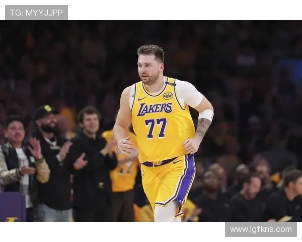 东契奇:强硬反击助球队凝聚默契 东契奇:强硬反击助球队凝聚默契